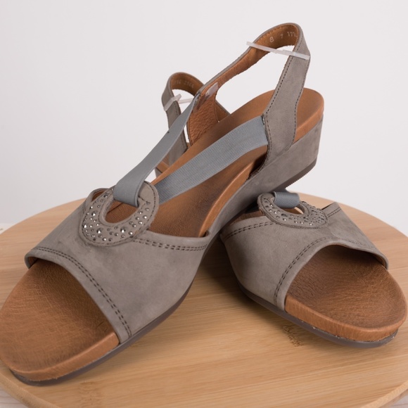 wedding chuck taylors